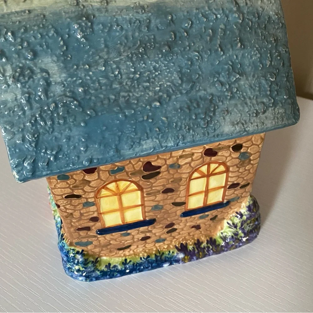 Collectable Thomas Kinkade Cookie Jar Garden Cottage Village House